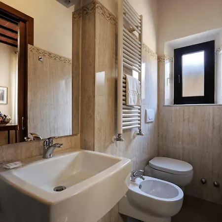 ゲストハウス Dei Rossi 3*